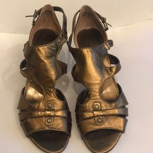 Nine West gold/brown heels with strap